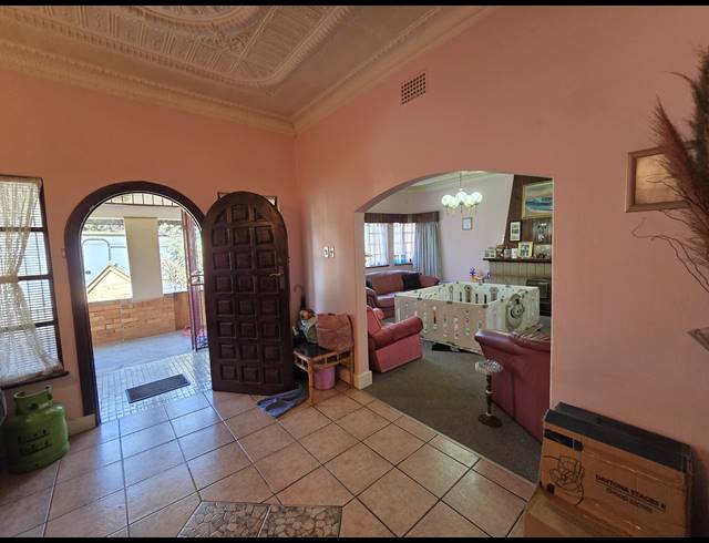 3 BEDROOM FREEHOLD FOR SALE IN THE HILL